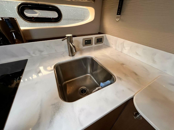 Sea Ray-350 Sundancer Coupe 2018-Bay Dog Edgewater-Maryland-United States-4582997