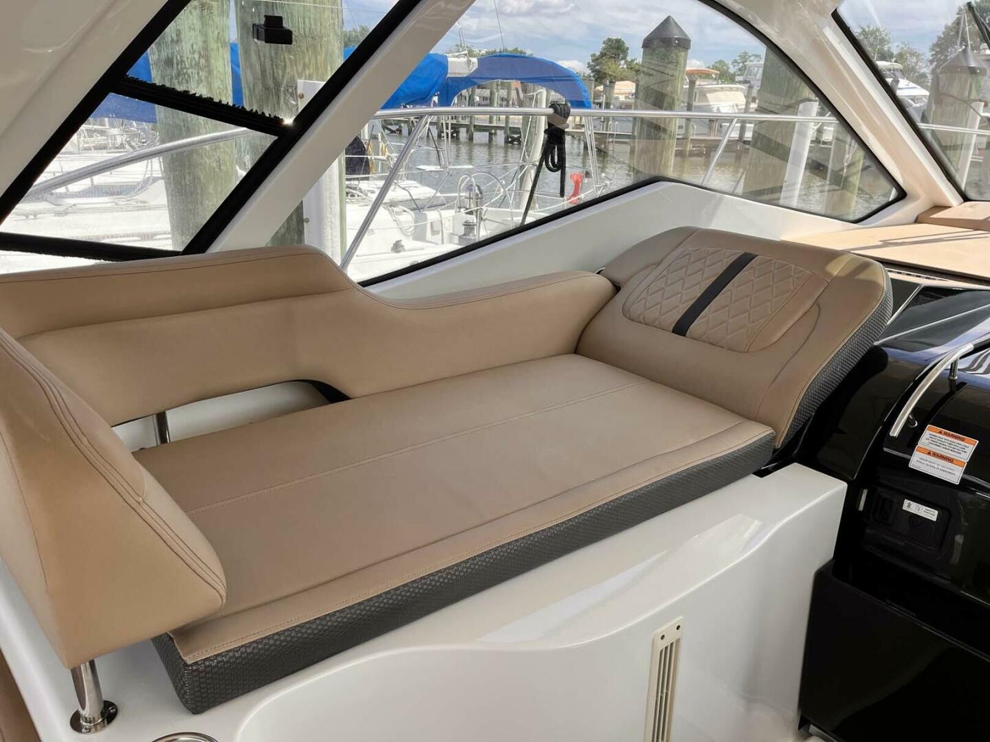 Sea Ray-350 Sundancer Coupe 2018-Bay Dog Edgewater-Maryland-United States-4582961 | Thumbnail