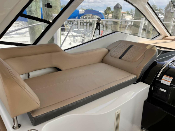 Sea Ray-350 Sundancer Coupe 2018-Bay Dog Edgewater-Maryland-United States-4582961