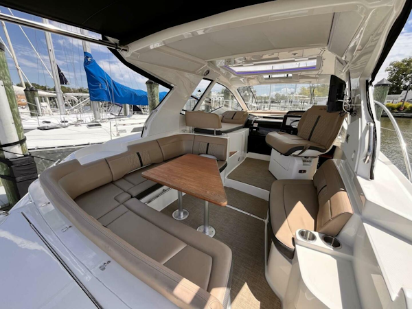 Sea Ray-350 Sundancer Coupe 2018-Bay Dog Edgewater-Maryland-United States-4582952