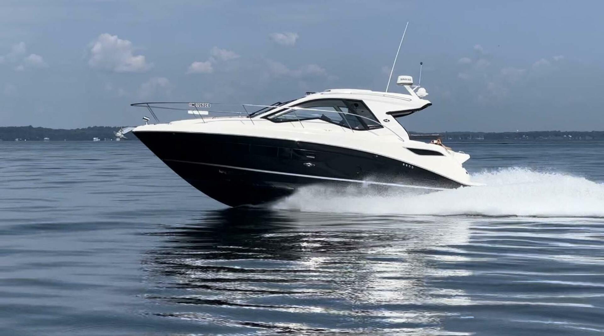 Sea Ray-350 Sundancer Coupe 2018-Bay Dog Edgewater-Maryland-United States-4582947 | Thumbnail