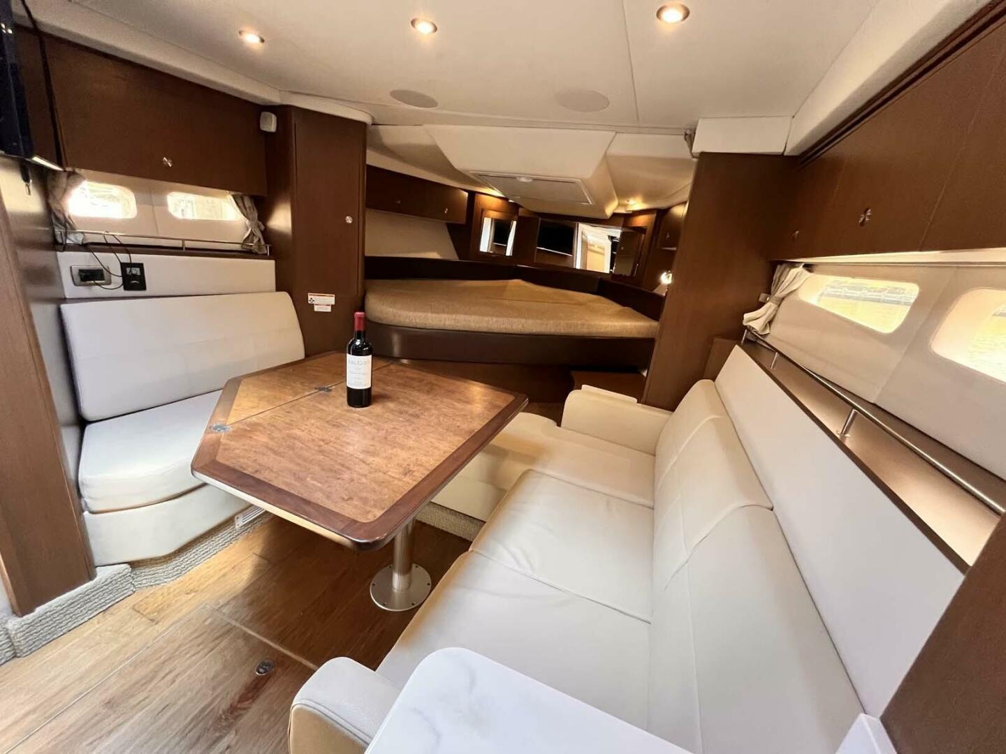 Sea Ray-350 Sundancer Coupe 2018-Bay Dog Edgewater-Maryland-United States-4582996 | Thumbnail