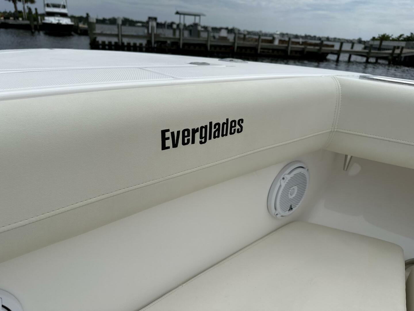 Everglades 2017-43 2017 Everglades Center Console stuart-Florida-United States-4584048 | Thumbnail