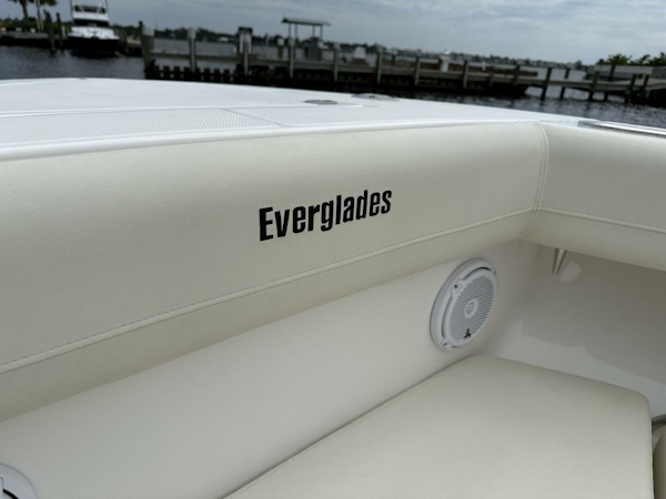 Everglades 2017-43 2017 Everglades Center Console stuart-Florida-United States-4584048