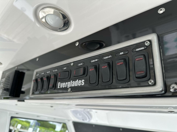 Everglades 2017-43 2017 Everglades Center Console stuart-Florida-United States-4583969