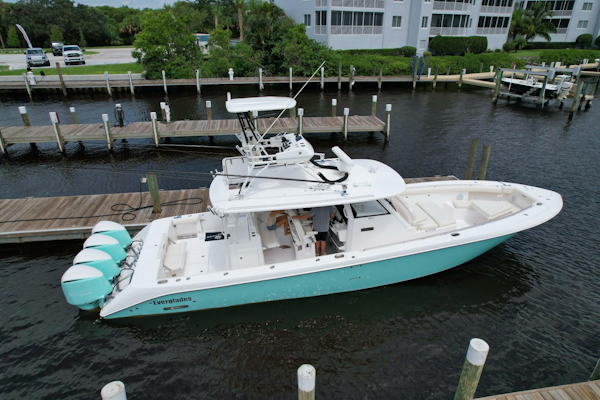 Everglades 2017-43 2017 Everglades Center Console stuart-Florida-United States-4584043