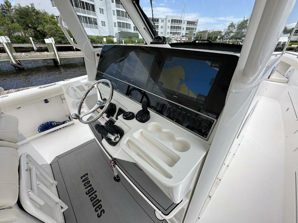 Everglades 2017-43 2017 Everglades Center Console stuart-Florida-United States-4583985