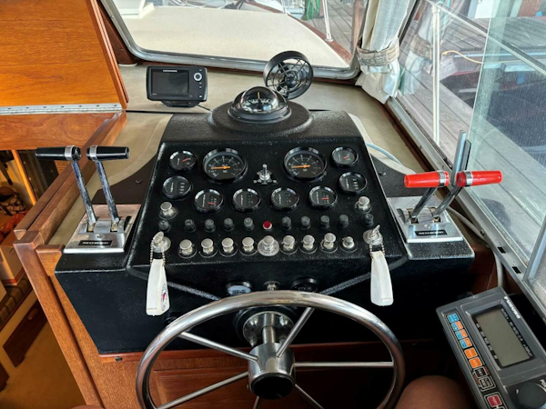 Tollycraft-Sedan Bridge 1984-Akvavit Seattle-Washington-United States-4587903