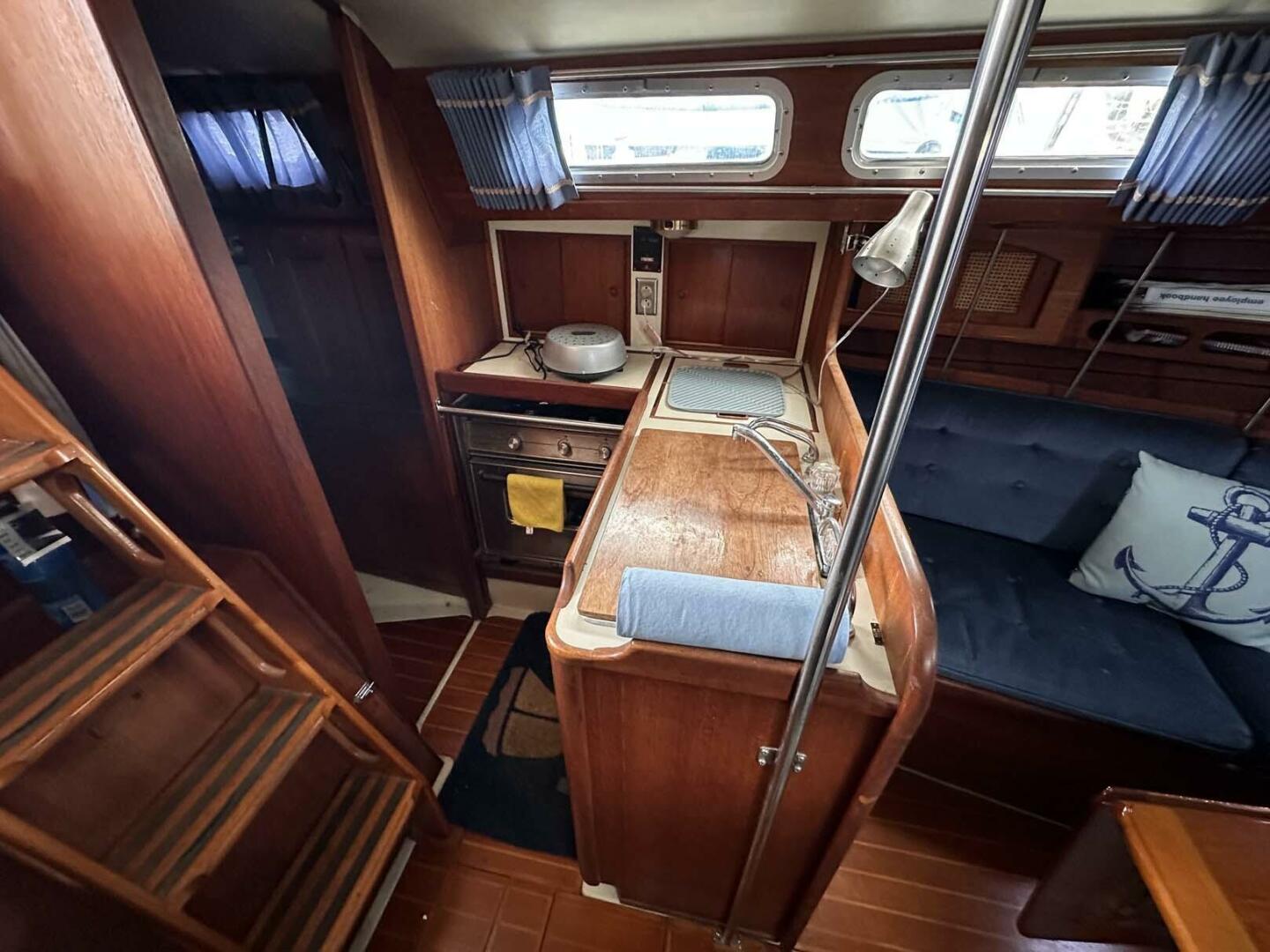 Ericson-32-200 1988-Knotty Otter Sequim-Washington-United States-4593096 | Thumbnail