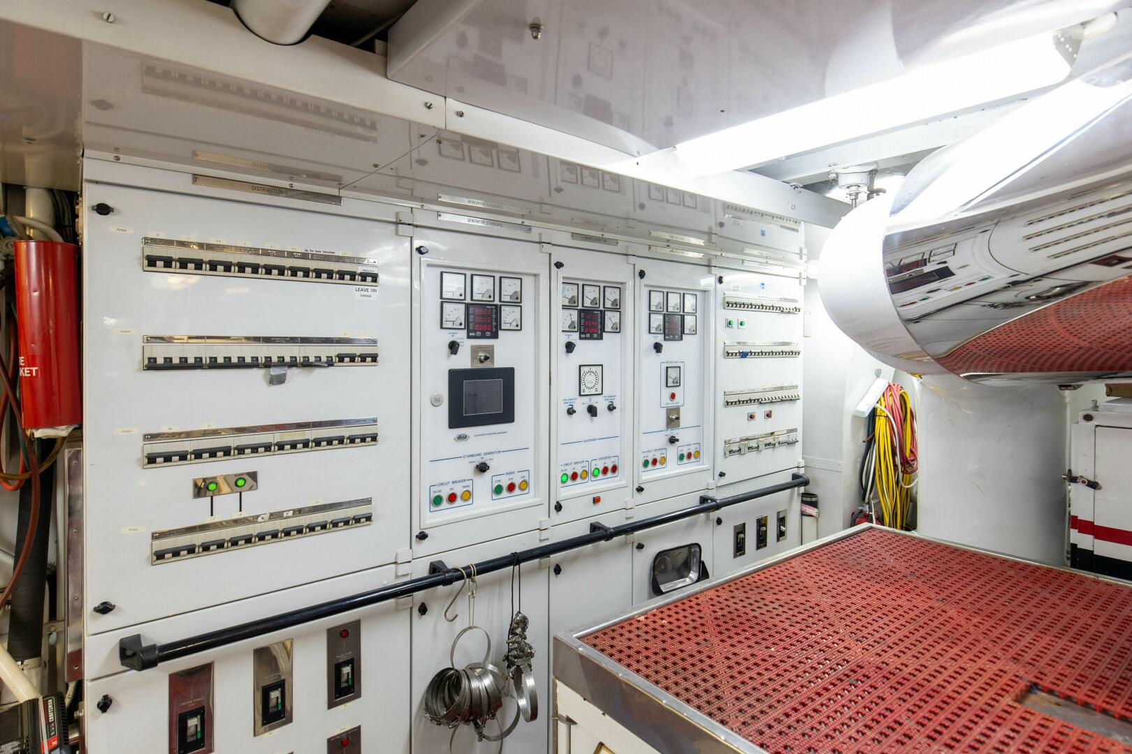 Feadship-116 Sport Fisher 1989-Boss Orange Beach-Alabama-United States-1989 116 Feadship Boss Engine Room (12)-4694876 | Thumbnail