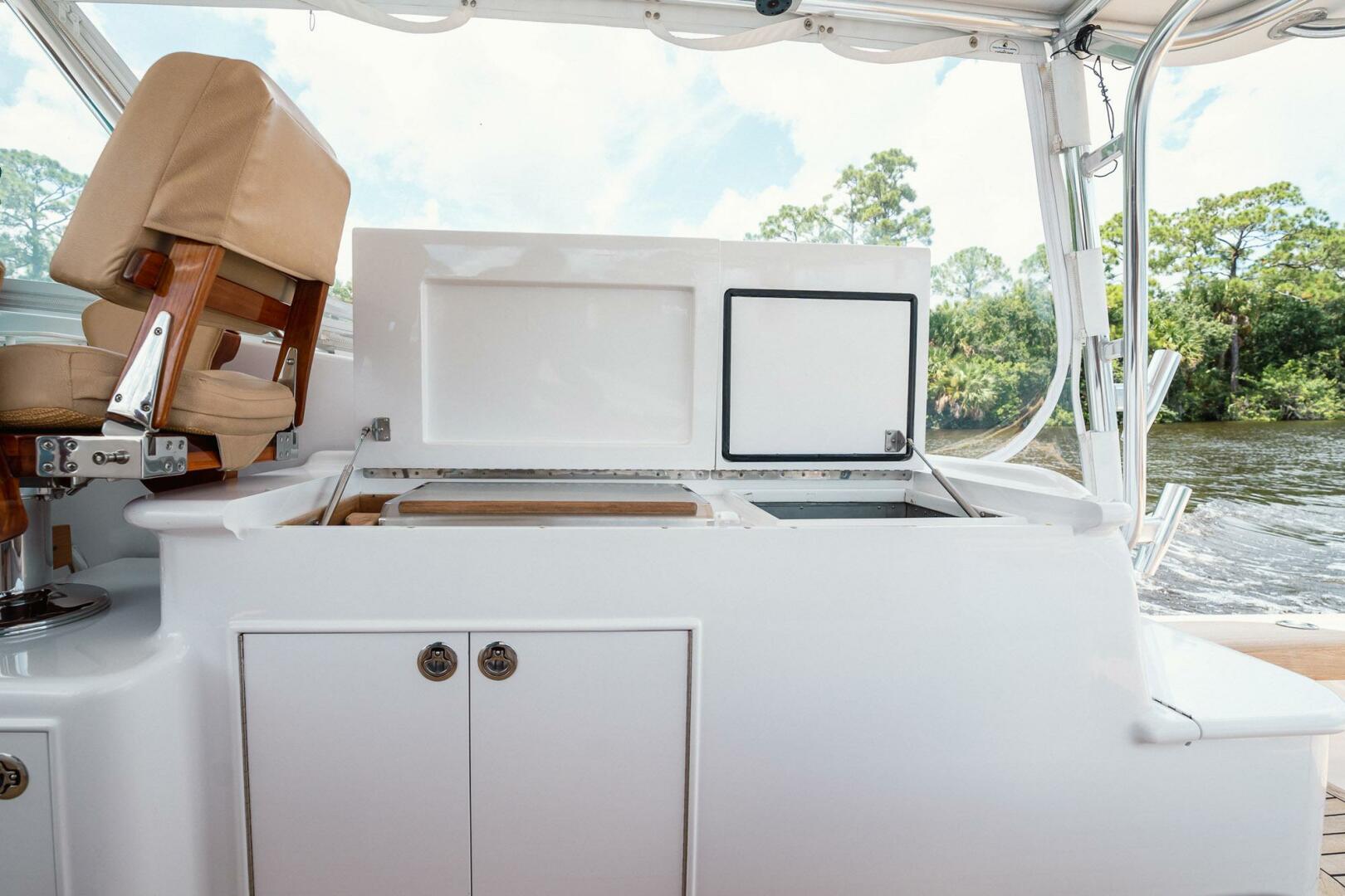 Winter Custom Yachts-38 Express 2012-HERE FISHY FISHY Fort Lauderdale-Florida-United States-4623289 | Thumbnail