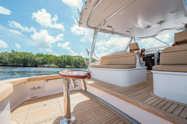 Winter Custom Yachts-38 Express 2012-HERE FISHY FISHY Fort Lauderdale-Florida-United States-4623297