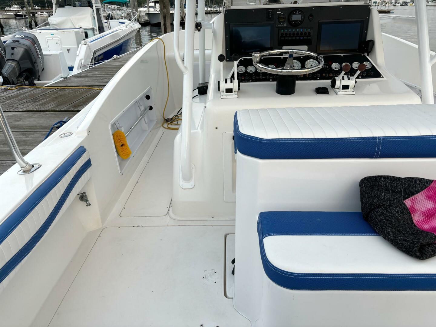 Strike-Center Console 2000 -Warwick-Rhode Island-United States-4626675 | Thumbnail