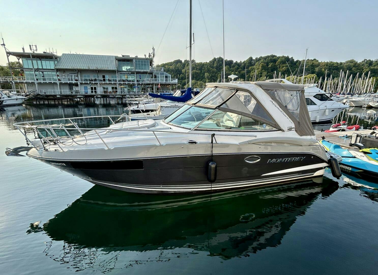 Monterey-295 Sport Yacht 2018 -Scarborough-Ontario-Canada-4661451
