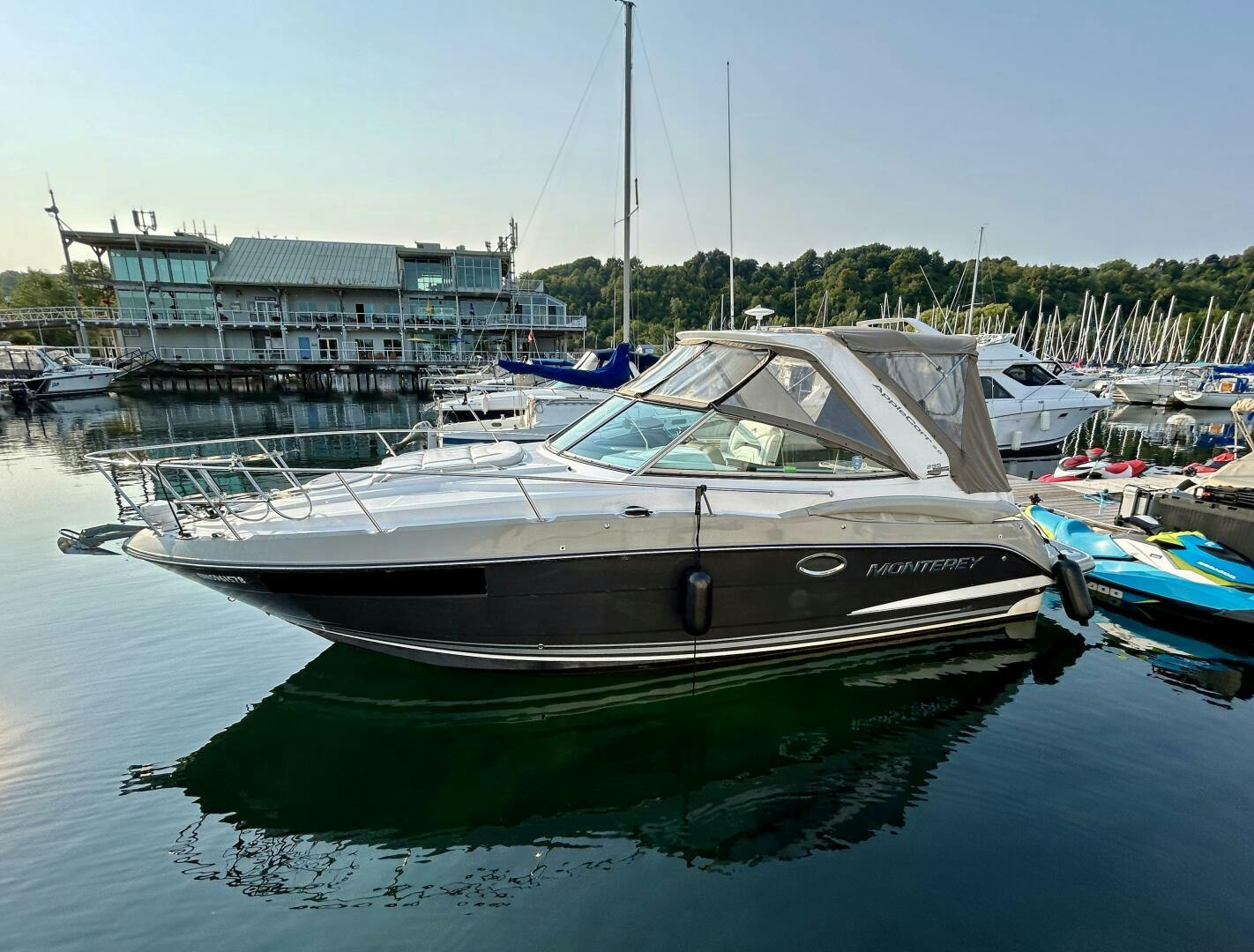 Monterey-295 Sport Yacht 2018 -Scarborough-Ontario-Canada-4661450