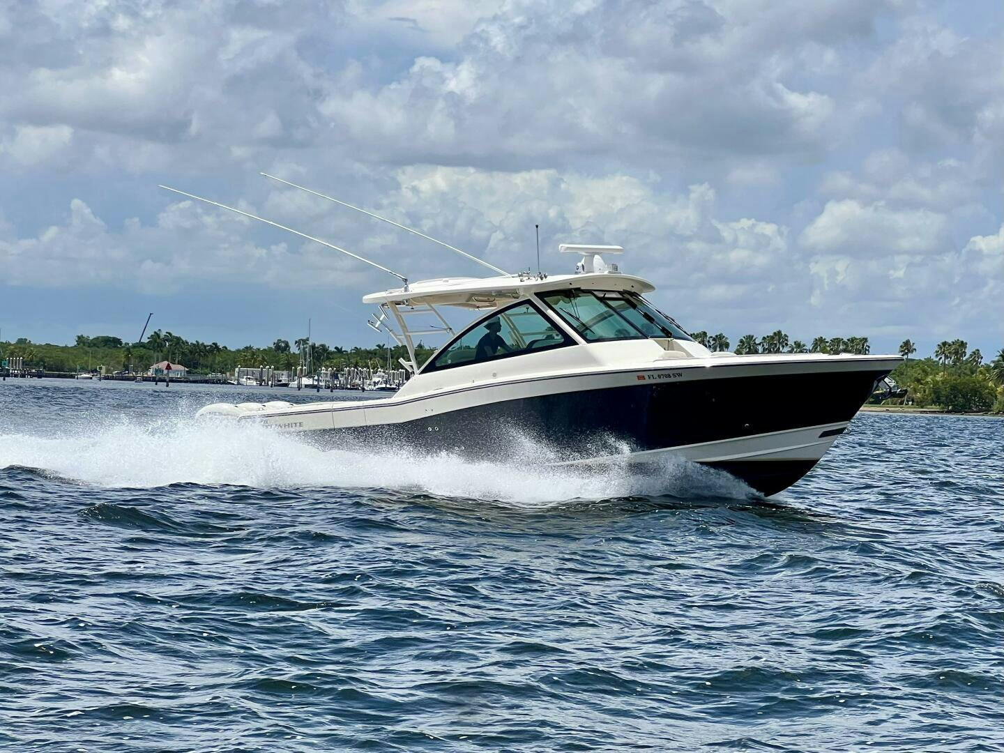 Grady-White-375 Freedom 2021 -Coral Gables-Florida-United States-4631961