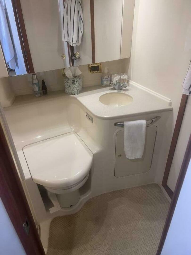 Sea Ray 2000-PHANTOM Amesbury-Massachusetts-United States-Head W Vanity-4634579 | Thumbnail