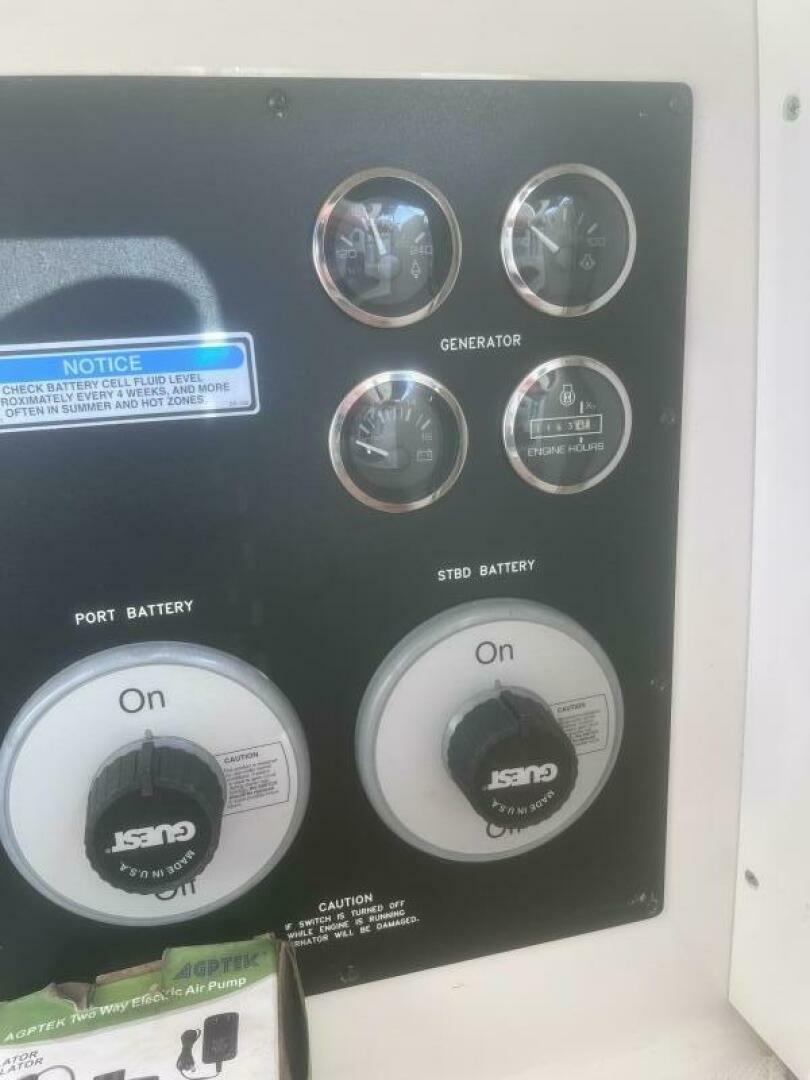 Sea Ray 2000-PHANTOM Amesbury-Massachusetts-United States-Battery Panel-4634530 | Thumbnail