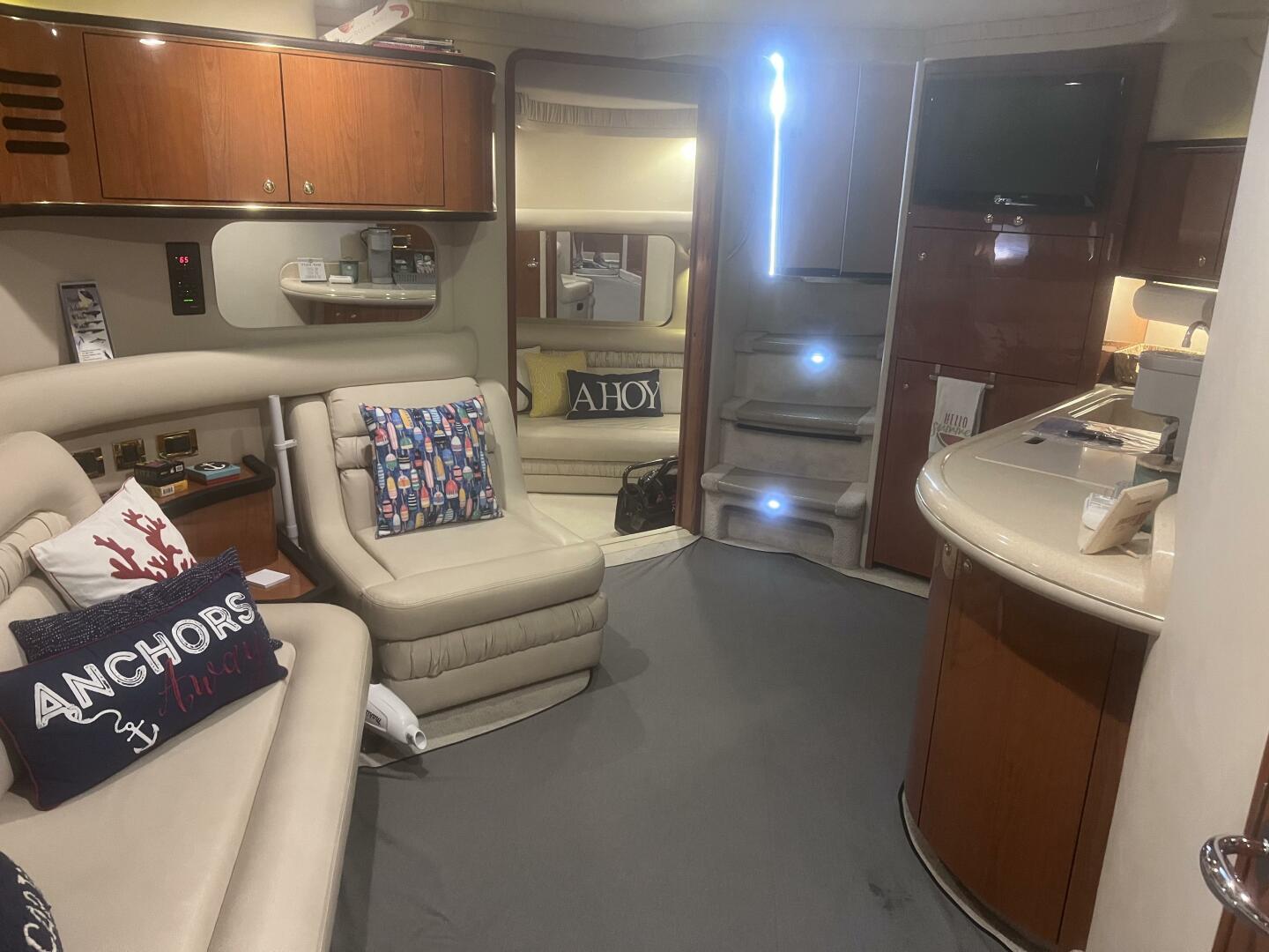 Sea Ray 2000-PHANTOM Amesbury-Massachusetts-United States-View To Companionway-4634659 | Thumbnail