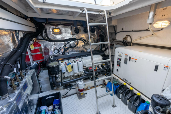 Cruisers-48 Cantius 2013 -Freeport-New York-United States-4681956