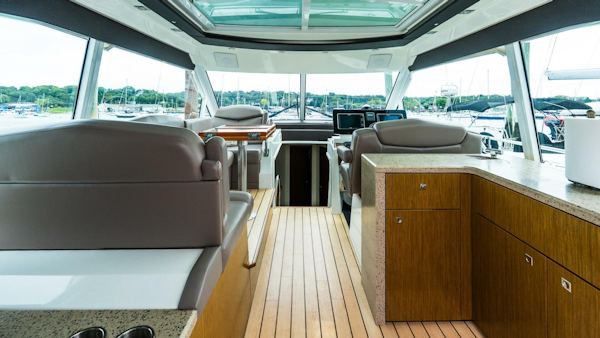 Cruisers-48 Cantius 2013 -Freeport-New York-United States-5683910