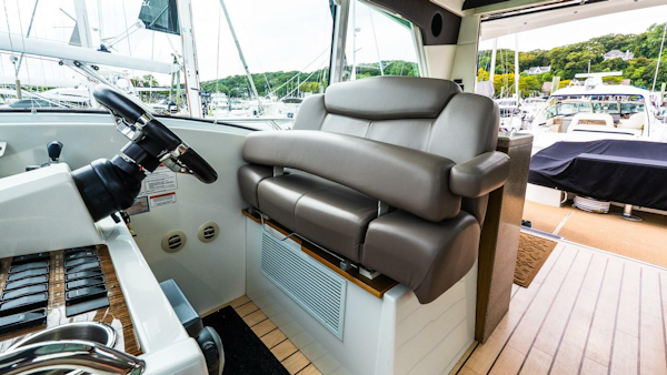 Cruisers-48 Cantius 2013 -Freeport-New York-United States-5683901