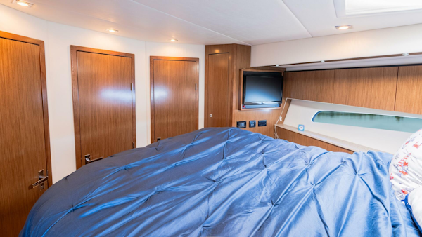 Cruisers-48 Cantius 2013 -Freeport-New York-United States-4681952