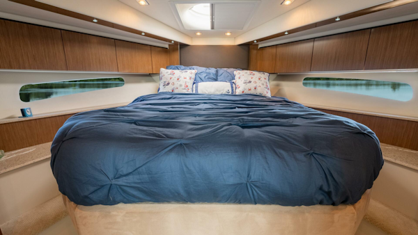 Cruisers-48 Cantius 2013 -Freeport-New York-United States-4681951