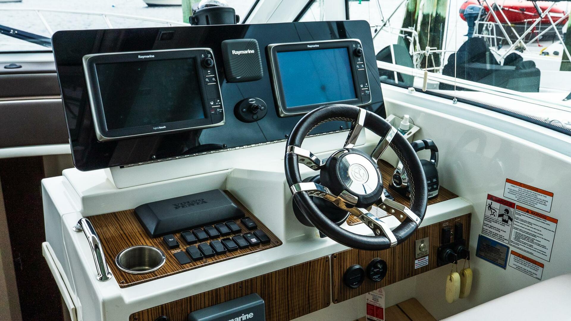 Cruisers-48 Cantius 2013 -Freeport-New York-United States-5683899 | Thumbnail