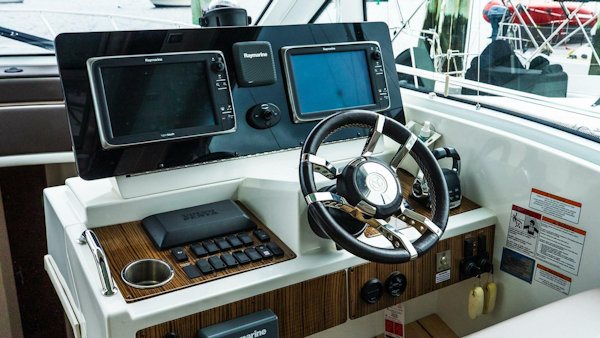 Cruisers-48 Cantius 2013 -Freeport-New York-United States-5683899