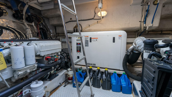 Cruisers-48 Cantius 2013 -Freeport-New York-United States-4681958