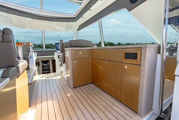 Cruisers-48 Cantius 2013 -Freeport-New York-United States-4681937