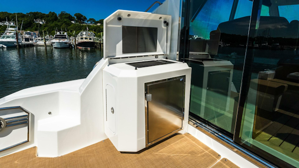 Cruisers-48 Cantius 2013 -Freeport-New York-United States-4681926