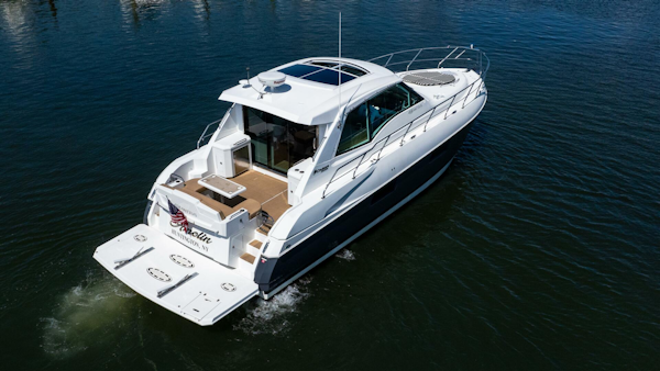 Cruisers-48 Cantius 2013 -Freeport-New York-United States-4681918