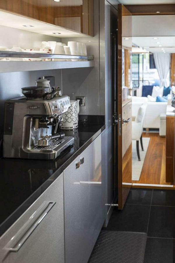 Sunseeker-95 Yacht 2017-S-Cape Victoria-British Columbia-Canada-4721884