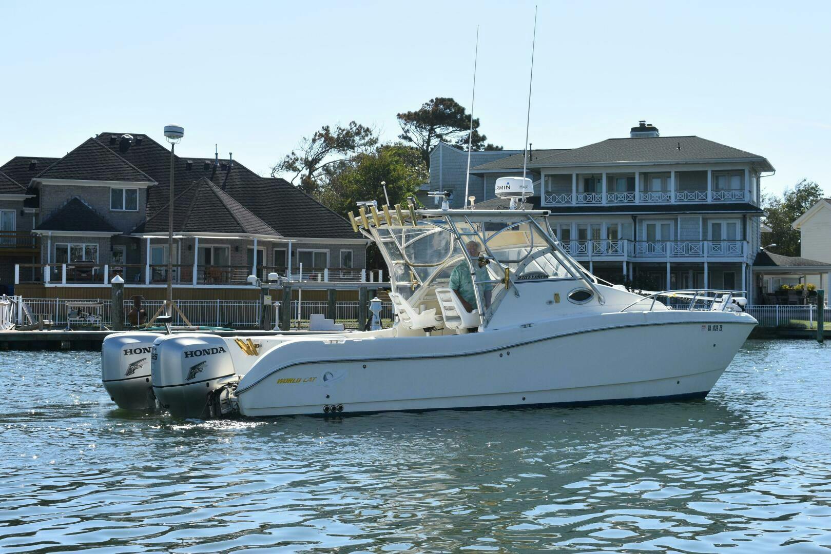 World Cat-270 EC 2003 -Virginia Beach-Virginia-United States-4705009