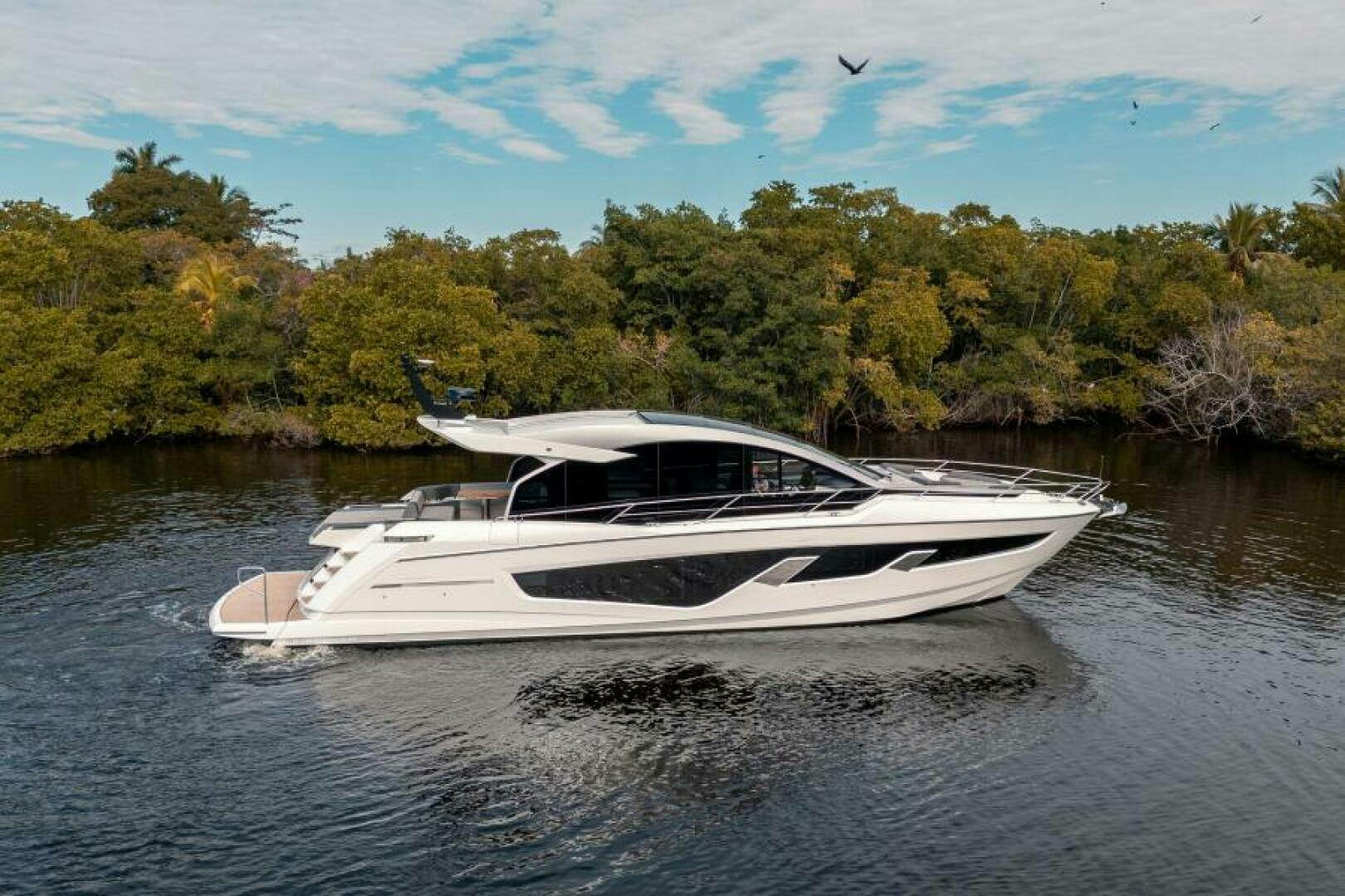Sunseeker-Predator 65 2025 -Dania Beach-Florida-United States-4707442