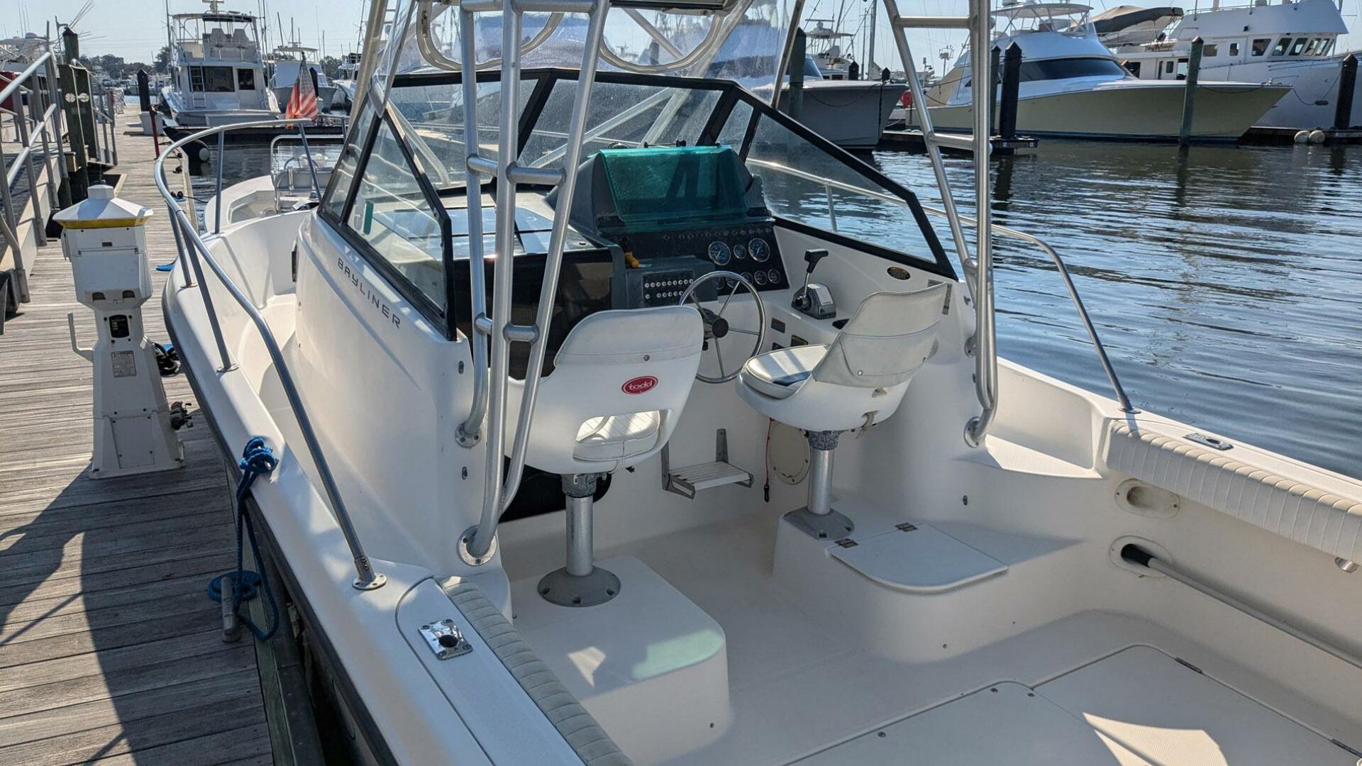 Bayliner-Trophy 2352 Walkaround 1998-Second Wind Beaufort-North Carolina-United States-4772906 | Thumbnail