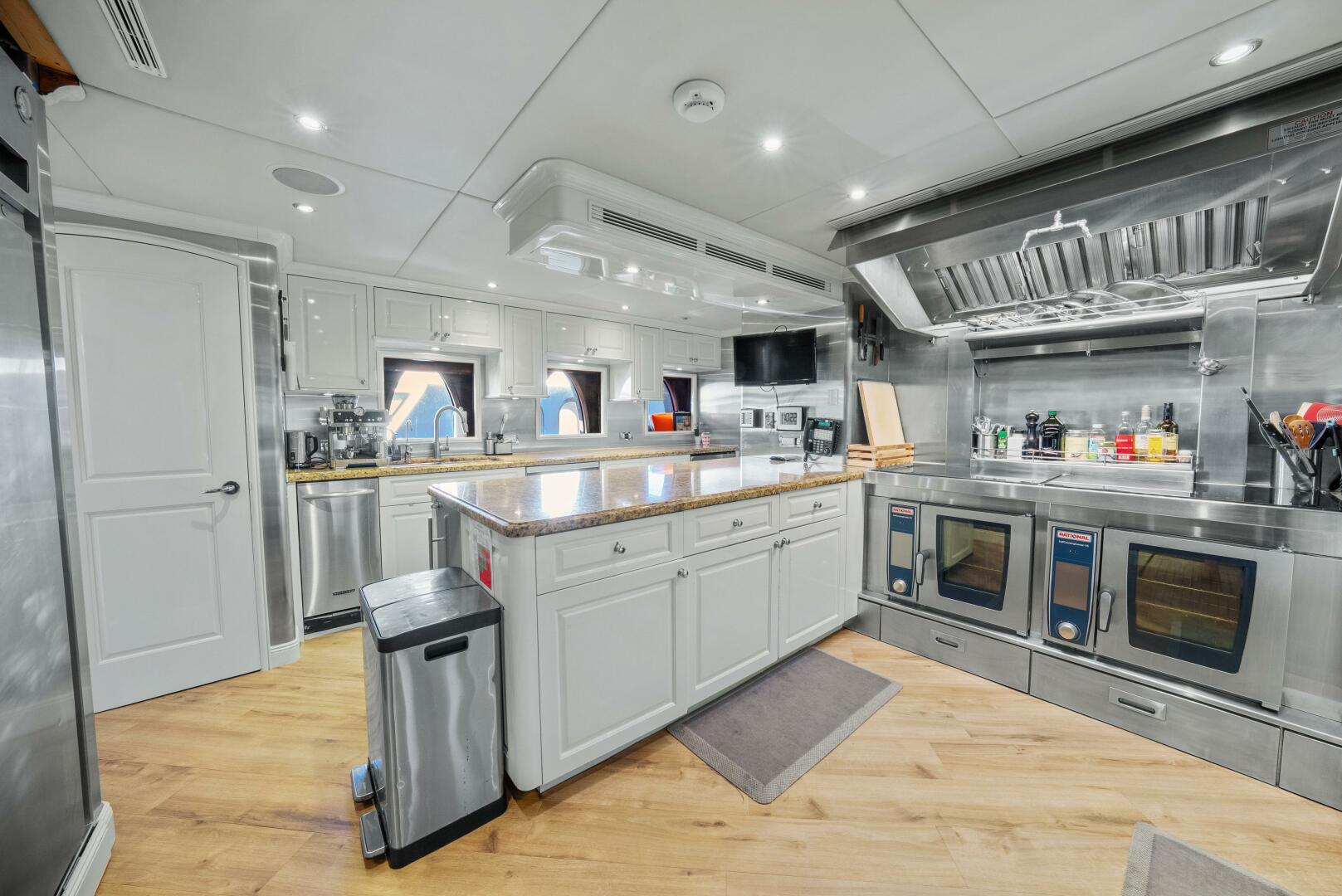 Trinity Yachts-Tri-Deck 2005-NICOLE EVELYN Highlands-New Jersey-United States-5129424 | Thumbnail