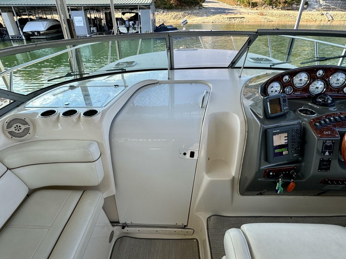 Rinker-342 Fiesta Vee 2004 -Norris Lake-Tennessee-United States-4868142 | Thumbnail