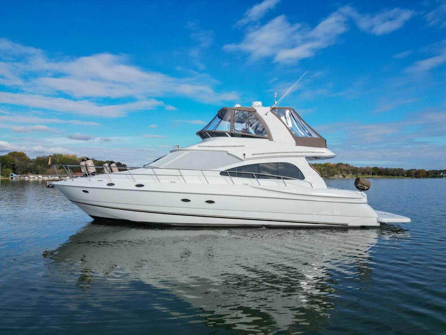 Used Cruisers Yachts 50' 5000 Sedan Sport For Sale In Tennessee