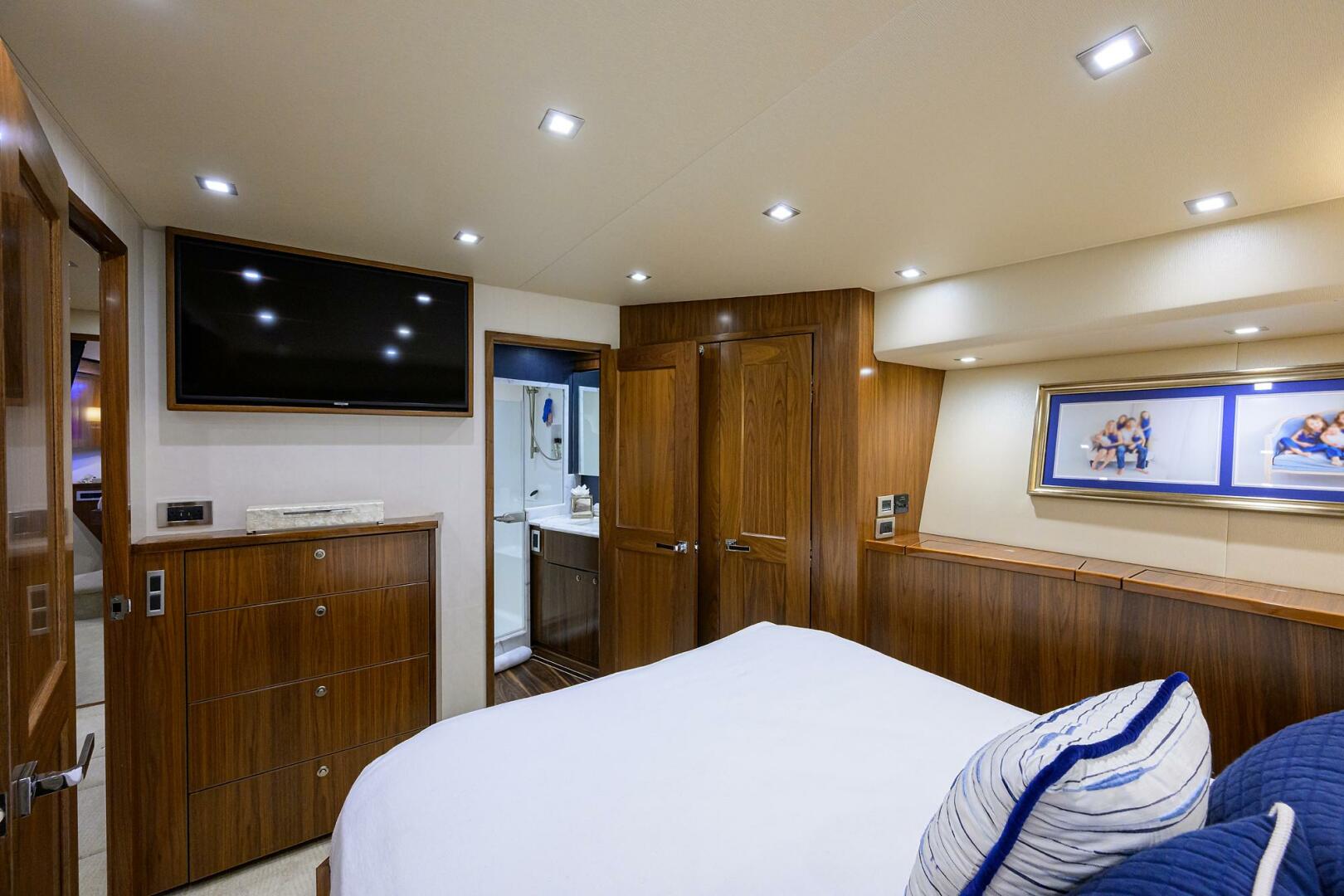 Viking-92 Enclosed Bridge 2020-CHINA TIME Jupiter-Florida-United States-Viking 92 CHINA TIME  Starboard Guest Stateroom-4890209 | Thumbnail