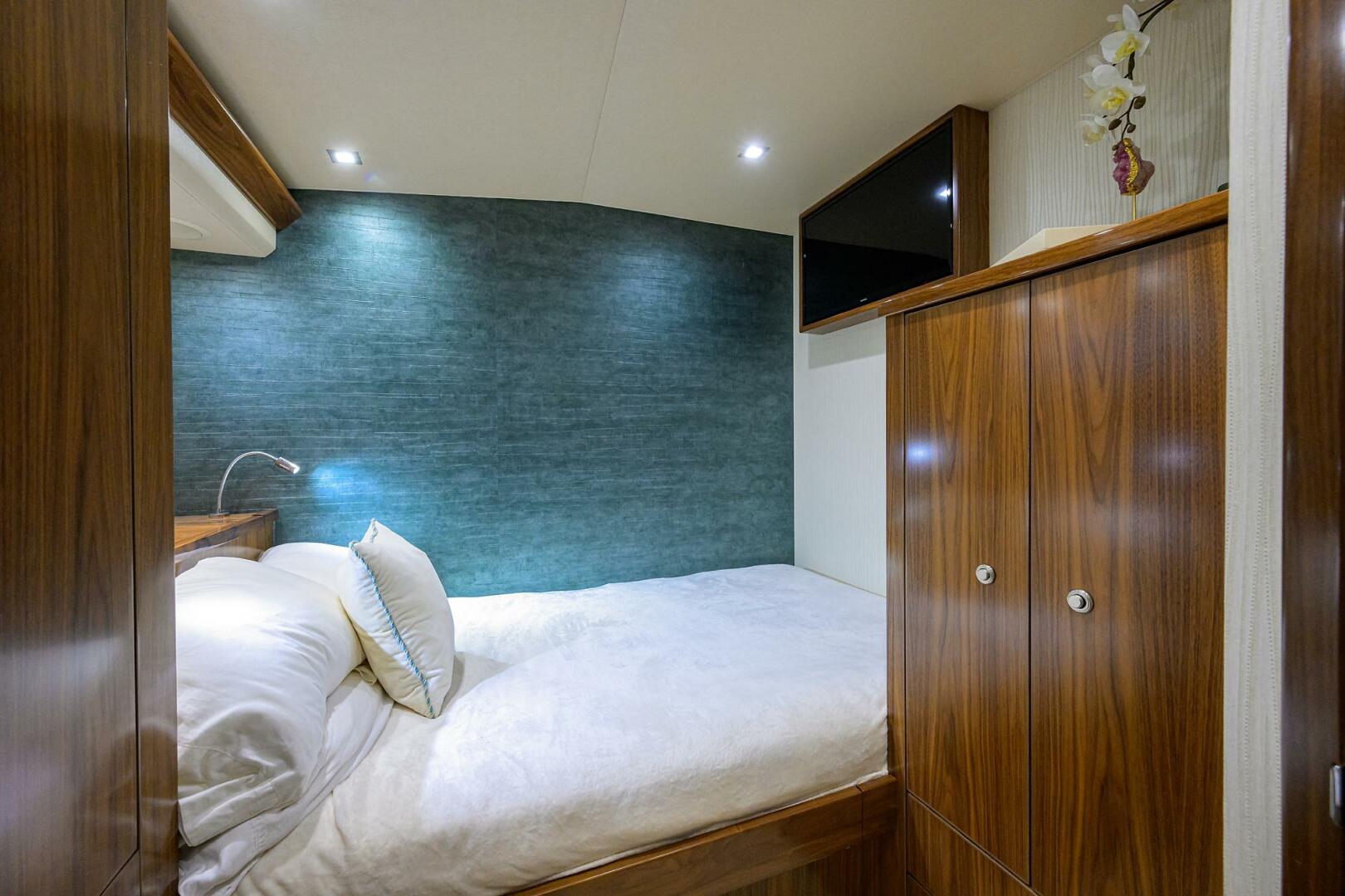 Viking-92 Enclosed Bridge 2020-CHINA TIME Jupiter-Florida-United States-Viking 92 CHINA TIME  Mid Port Guest Stateroom-4890193 | Thumbnail