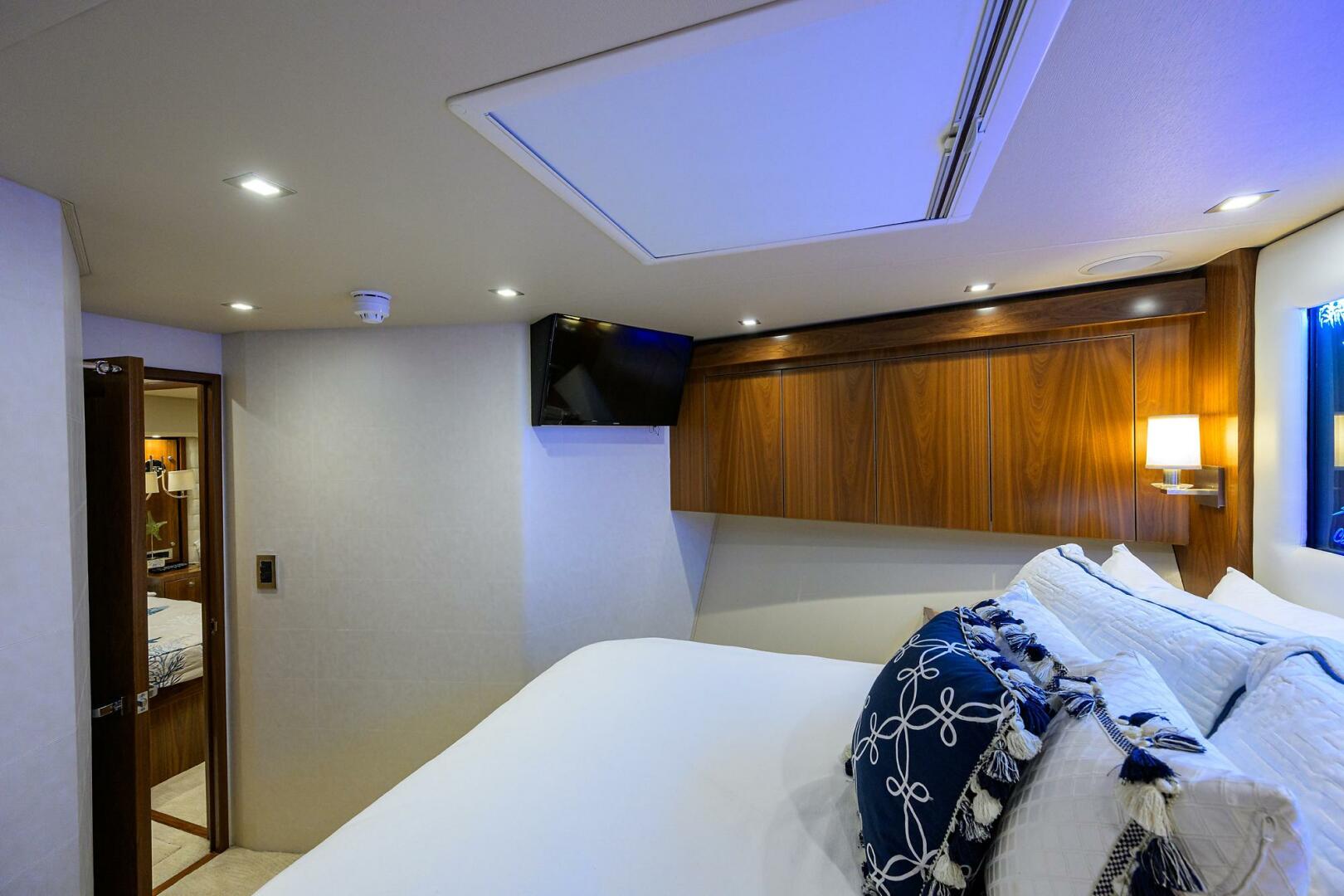 Viking-92 Enclosed Bridge 2020-CHINA TIME Jupiter-Florida-United States-Viking 92 CHINA TIME  Forward Stateroom-4890150 | Thumbnail