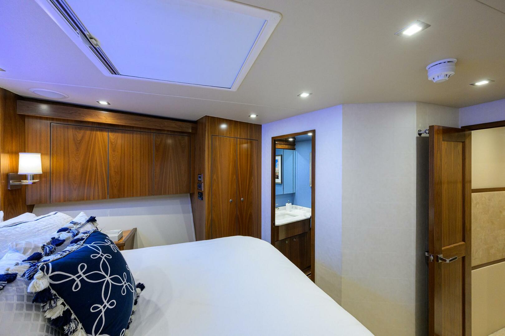 Viking-92 Enclosed Bridge 2020-CHINA TIME Jupiter-Florida-United States-Viking 92 CHINA TIME  Forward Stateroom-4890151 | Thumbnail