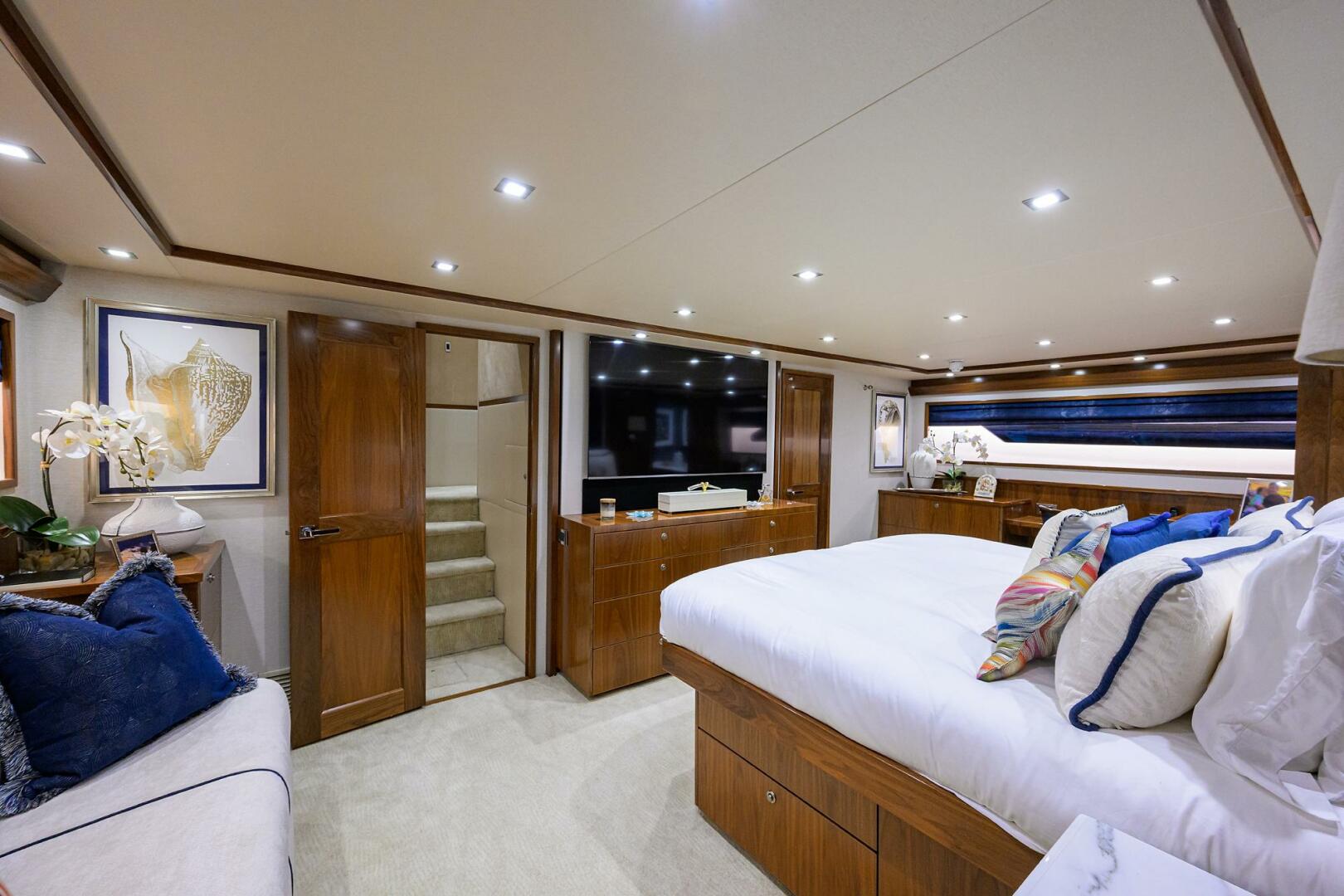 Viking-92 Enclosed Bridge 2020-CHINA TIME Jupiter-Florida-United States-Viking 92 CHINA TIME  Master Stateroom-4890142 | Thumbnail