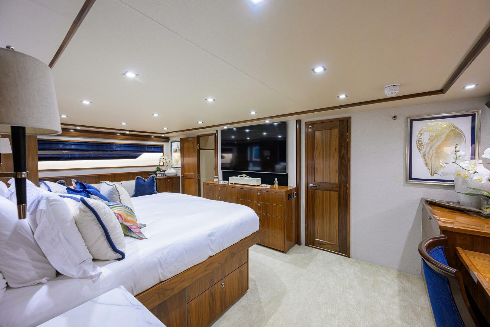 Viking-92 Enclosed Bridge 2020-CHINA TIME Jupiter-Florida-United States-Viking 92 CHINA TIME  Master Stateroom-4890144 | Thumbnail