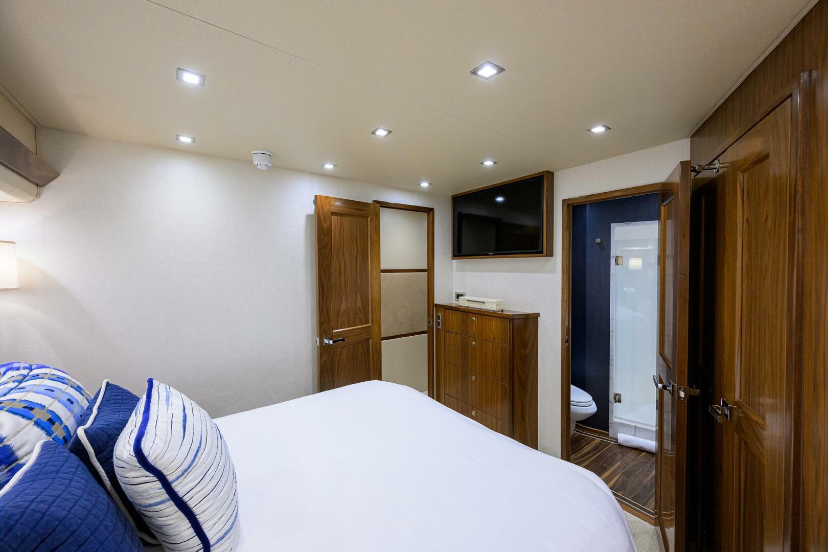 Viking-92 Enclosed Bridge 2020-CHINA TIME Jupiter-Florida-United States-Viking 92 CHINA TIME  Starboard Guest Stateroom-4890211 | Thumbnail