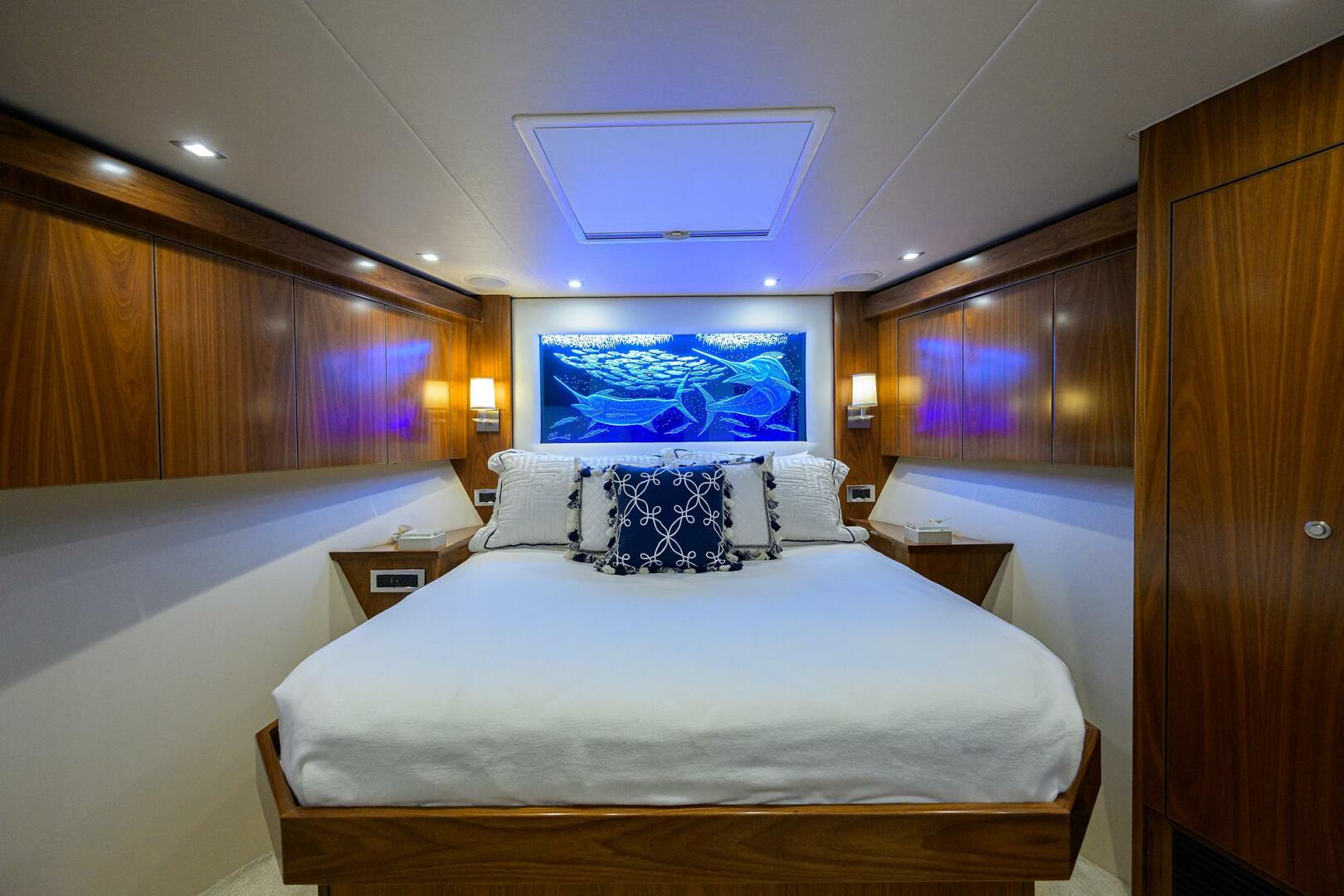 Viking-92 Enclosed Bridge 2020-CHINA TIME Jupiter-Florida-United States-Viking 92 CHINA TIME  Forward Stateroom-4890149 | Thumbnail