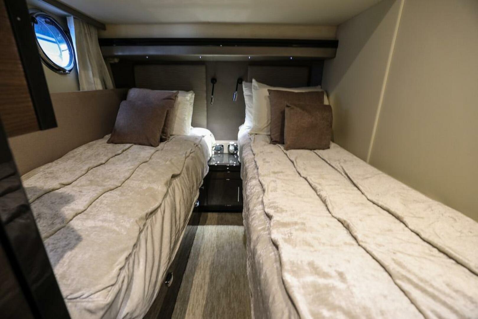 Marquis-660 Sport Yacht 2016 -Stuart-4947672 | Thumbnail